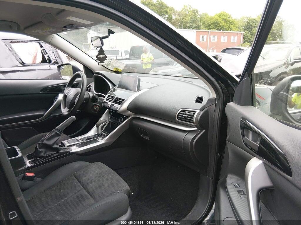 JA4AT4AA5JZ042777 2018 MITSUBISHI ECLIPSE CROSS photo no. 5