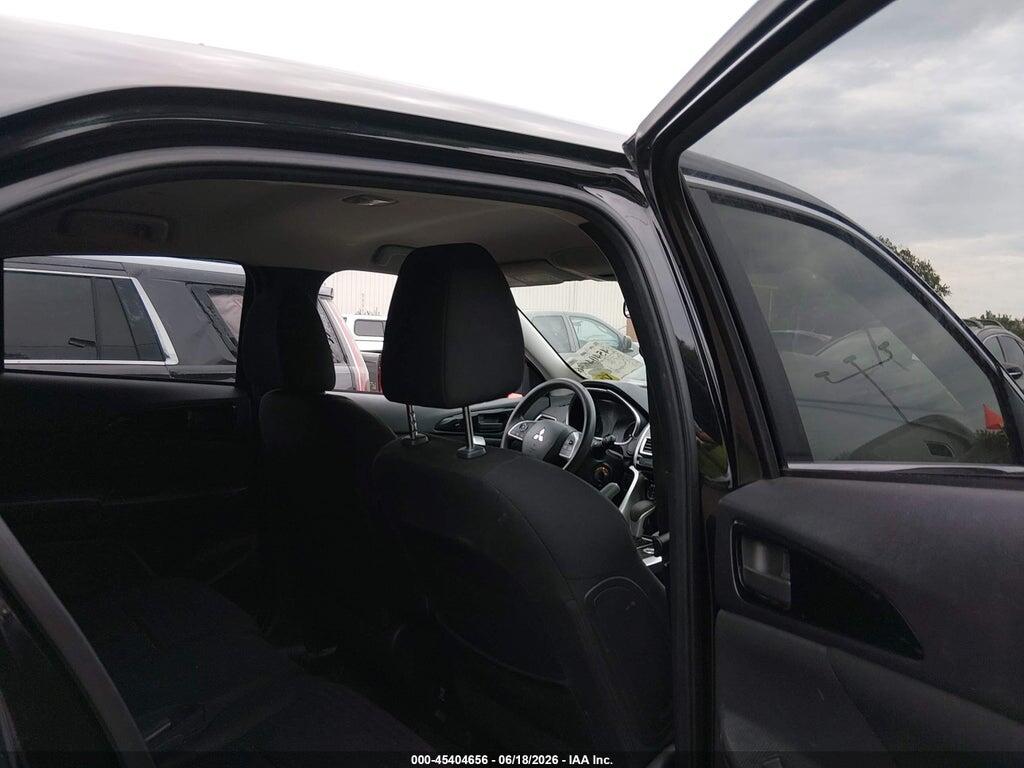 JA4AT4AA5JZ042777 2018 MITSUBISHI ECLIPSE CROSS photo no. 8