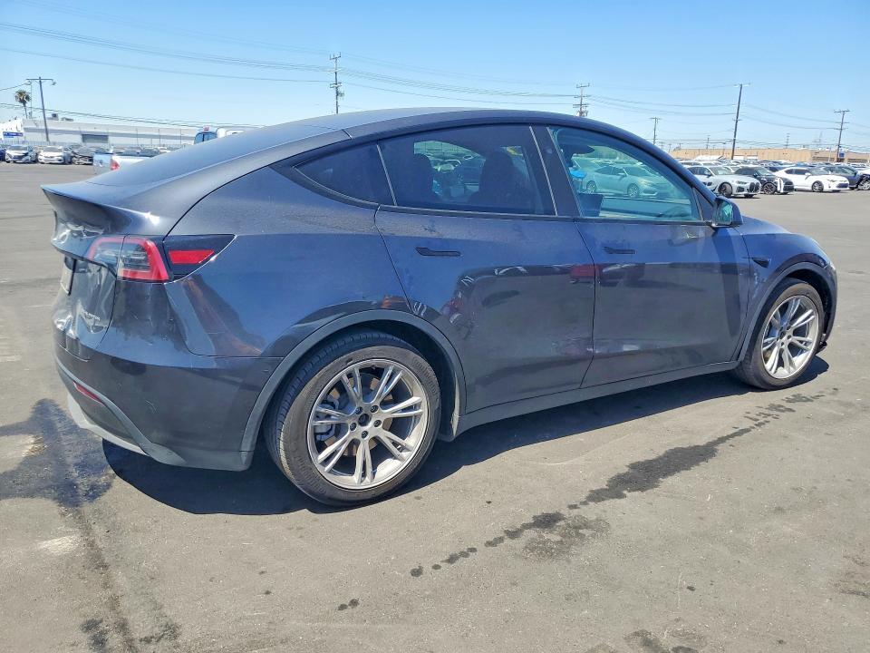 2024 TESLA MODEL Y — Фото 3 из 13