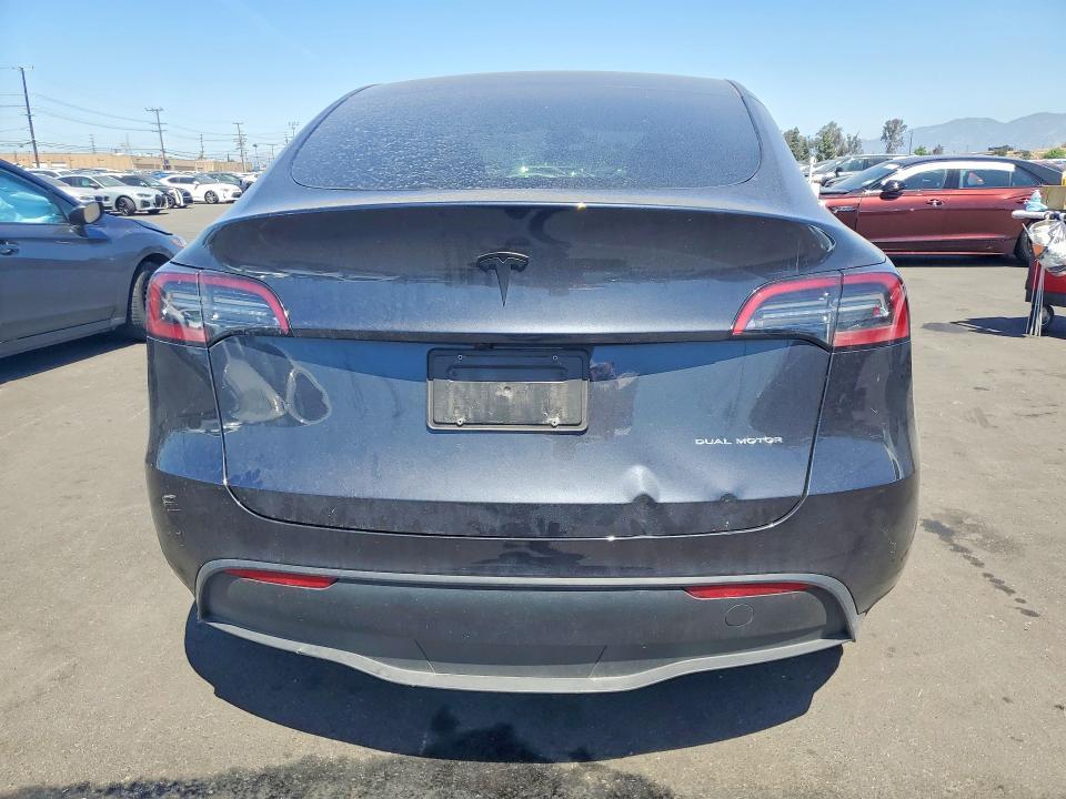 2024 TESLA MODEL Y — Фото 6 из 13