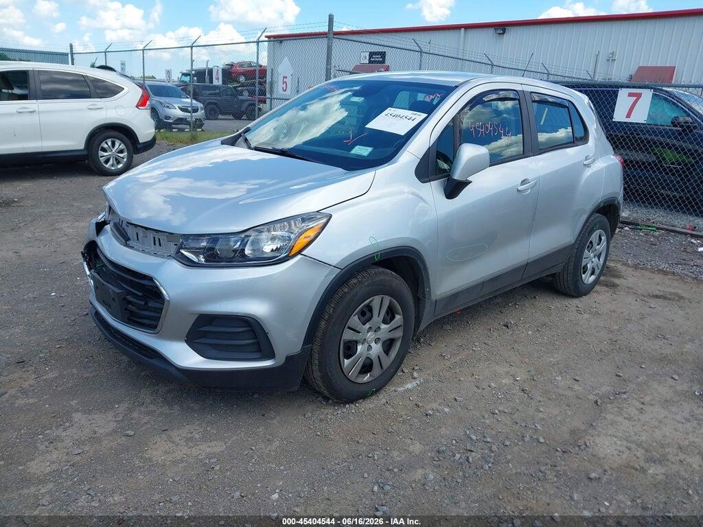 KL7CJKSB8JB647866 2018 CHEVROLET TRAX photo no. 2