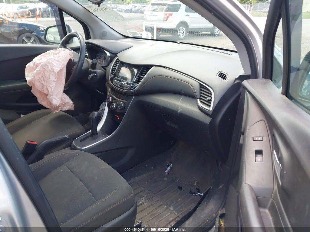 KL7CJKSB8JB647866 2018 CHEVROLET TRAX photo no. 5