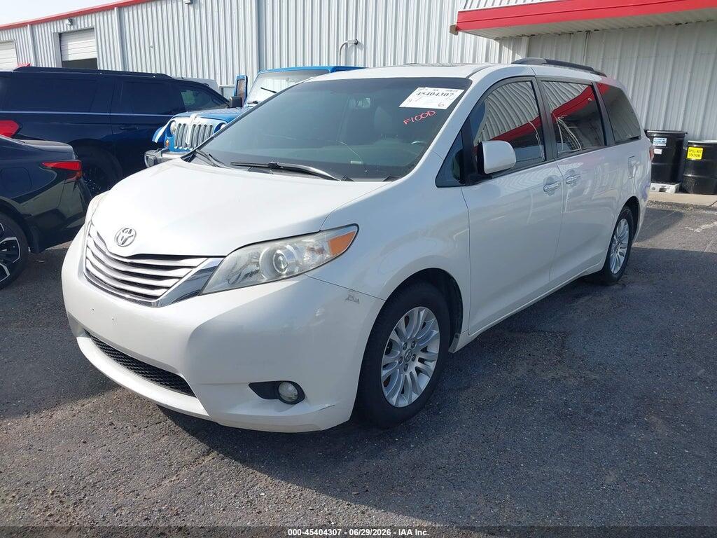 5TDYZ3DC6HS848648 2017 TOYOTA SIENNA photo no. 2