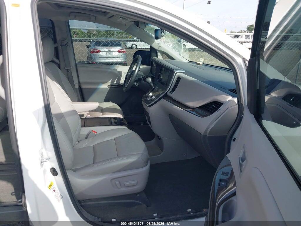 5TDYZ3DC6HS848648 2017 TOYOTA SIENNA photo no. 5