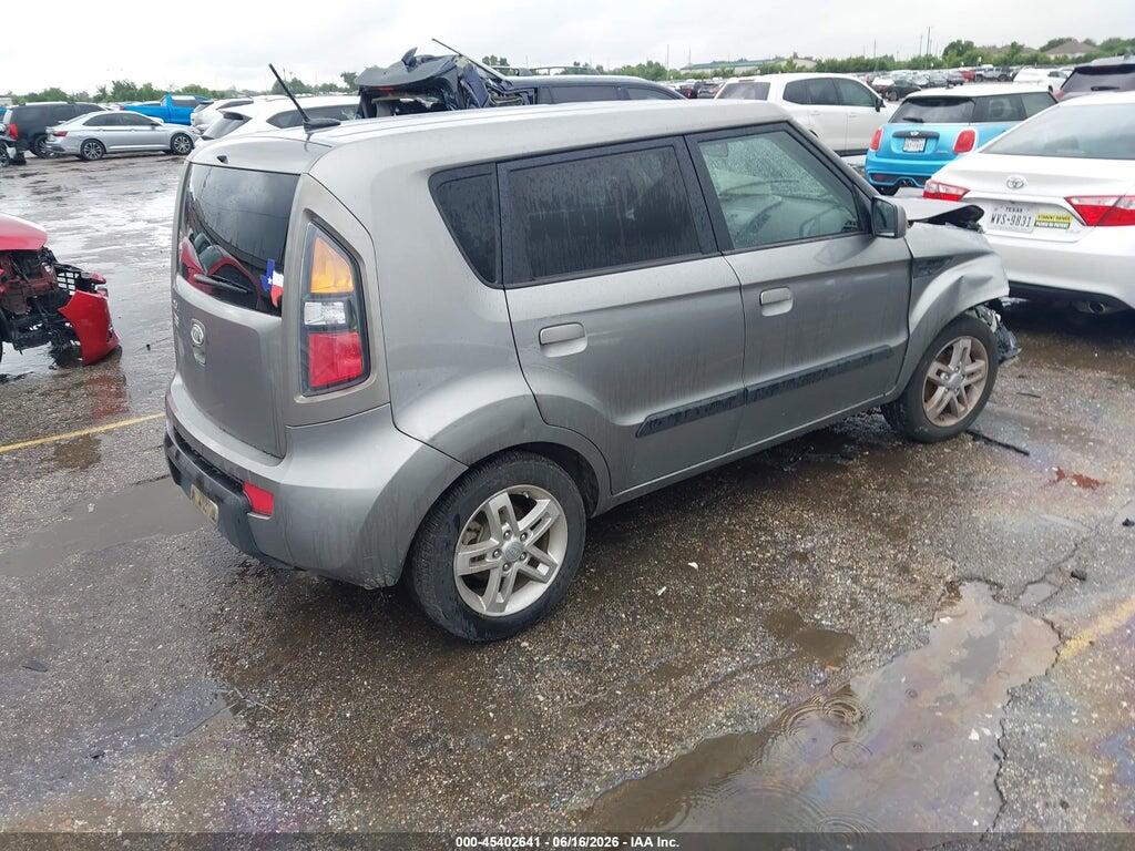KNDJT2A29A7125966 2010 KIA SOUL photo no. 4