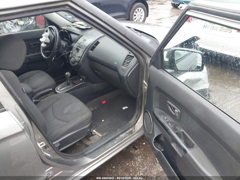 KNDJT2A29A7125966 2010 KIA SOUL photo no. 5