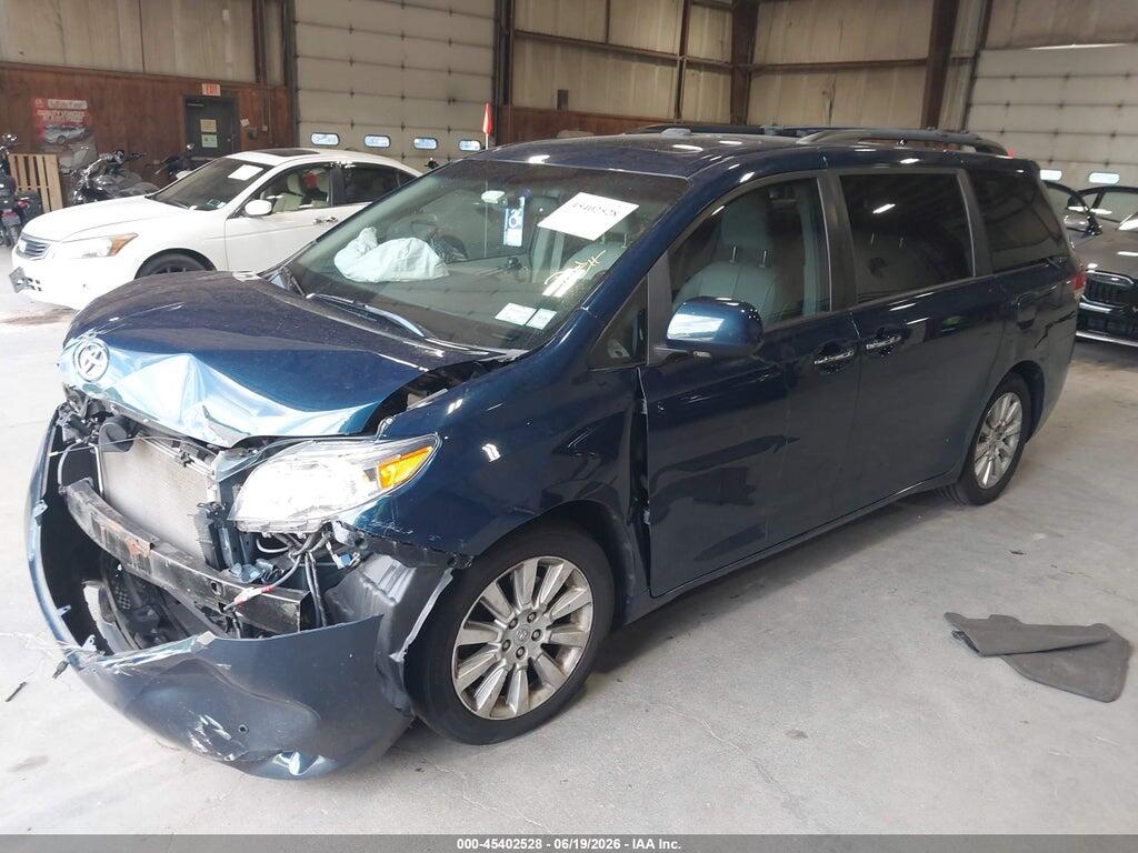 5TDYK3DC6BS041378 2011 TOYOTA SIENNA photo no. 2