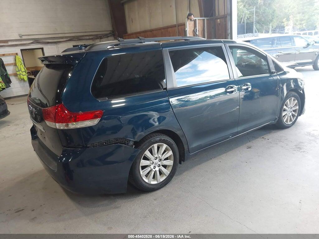 5TDYK3DC6BS041378 2011 TOYOTA SIENNA photo no. 4