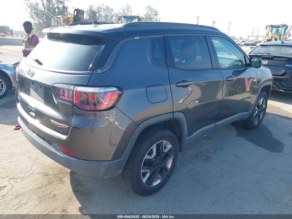 3C4NJDDB0JT199223 2018 JEEP COMPASS photo no. 4