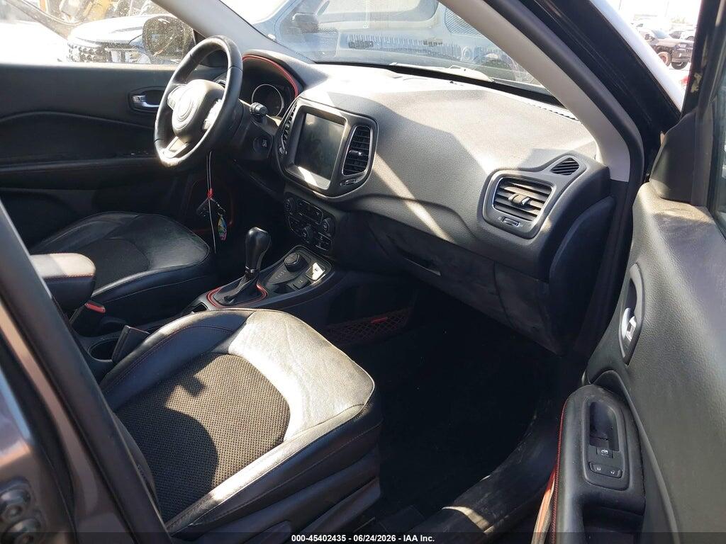 3C4NJDDB0JT199223 2018 JEEP COMPASS photo no. 5
