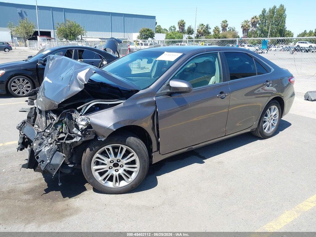 4T4BF1FK3FR458463 2015 TOYOTA CAMRY photo no. 2