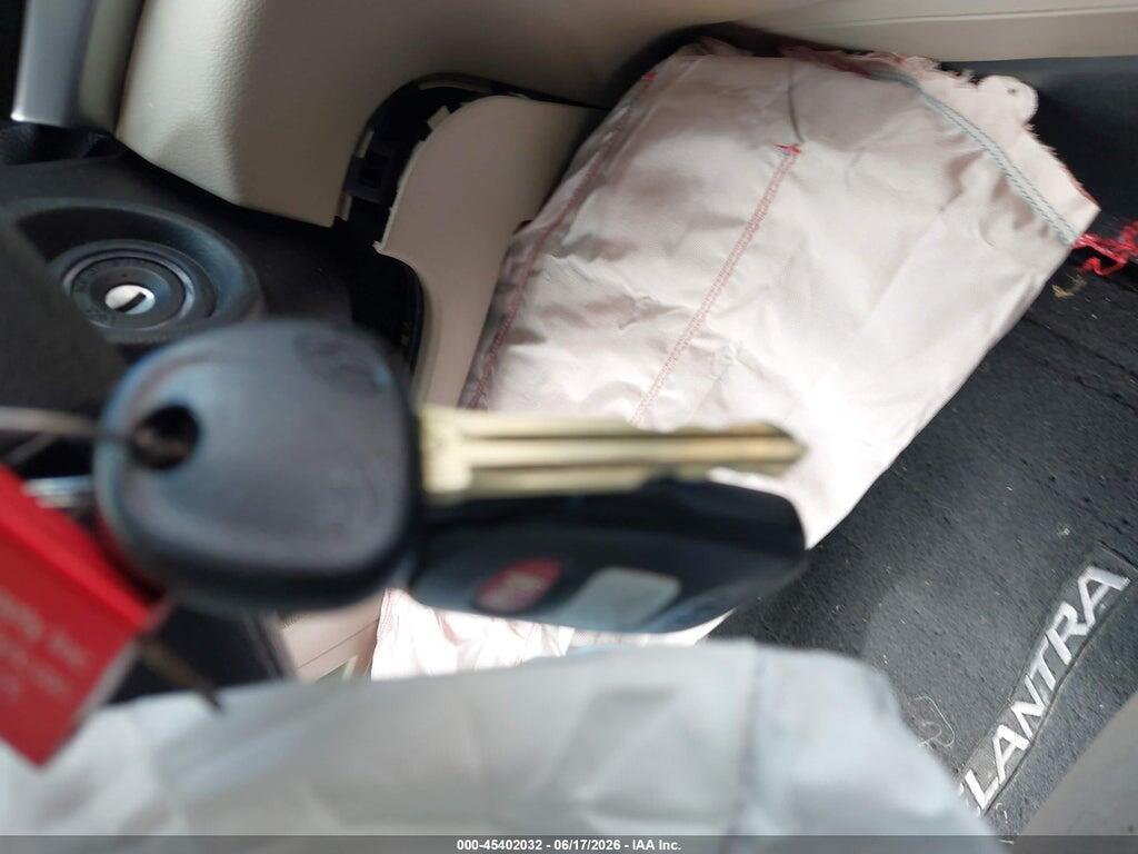 5NPD84LF3KH449647 2019 HYUNDAI ELANTRA photo no. 11