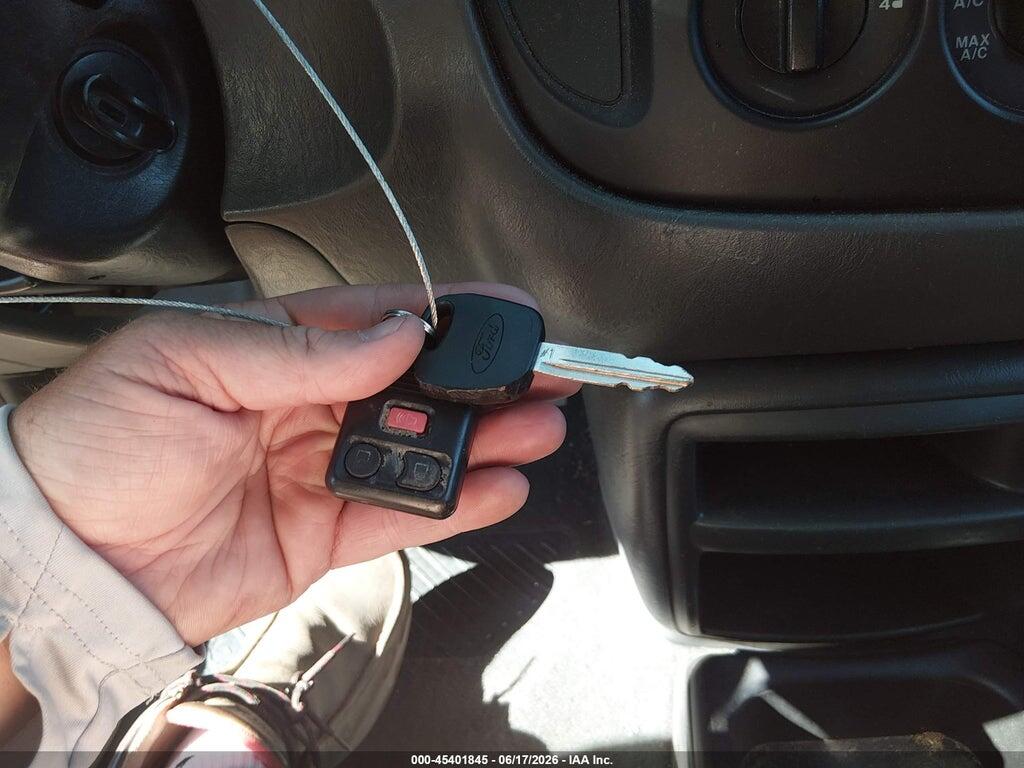 1FMCU02123KD98761 2003 FORD ESCAPE photo no. 11
