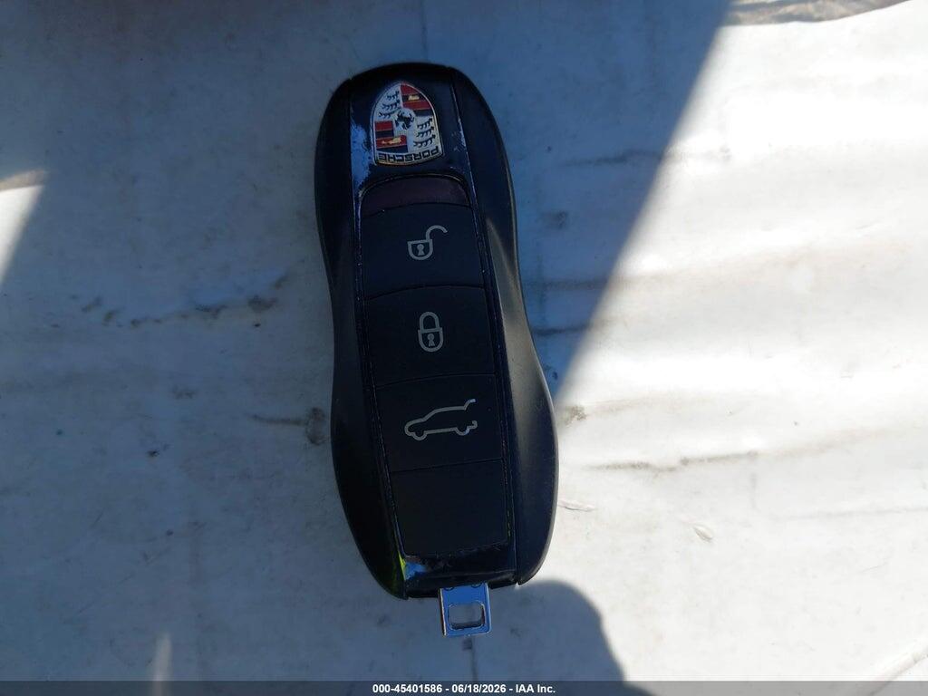 WP1AC2A29GLA88402 2016 PORSCHE CAYENNE photo no. 11