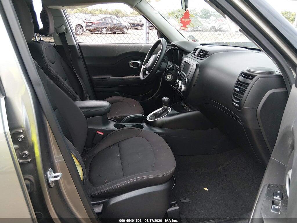 KNDJN2A29J7543874 2018 KIA SOUL photo no. 5