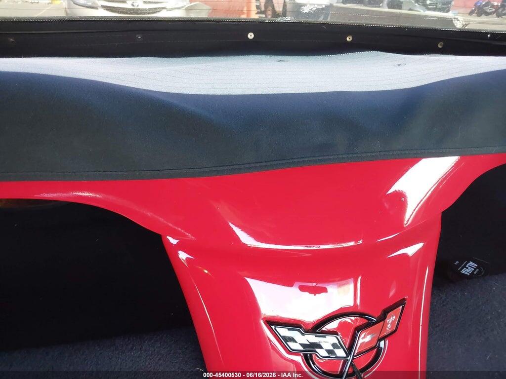 1G1YY32G845103305 2004 CHEVROLET CORVETTE photo no. 8