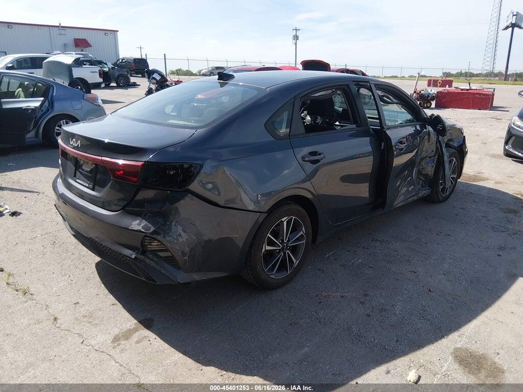 3KPF24AD9PE586776 2023 KIA FORTE photo no. 4