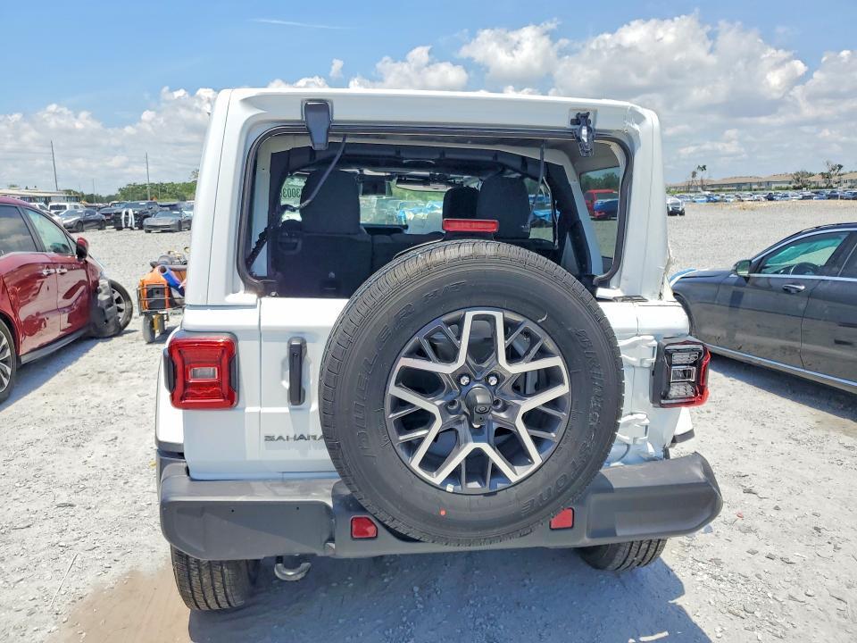 2026 JEEP WRANGLER SAHARA — Фото 6 из 14