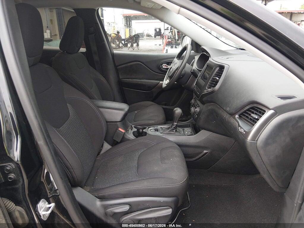 1C4PJLCB8KD450596 2019 JEEP CHEROKEE photo no. 5