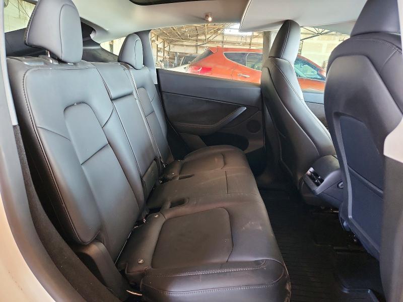 2024 TESLA MODEL Y — Фото 10 из 12