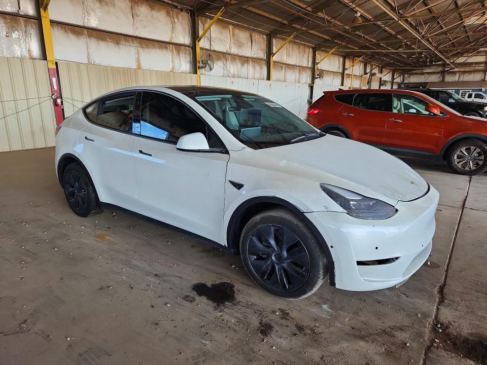 2024 TESLA MODEL Y — Фото 4 из 12