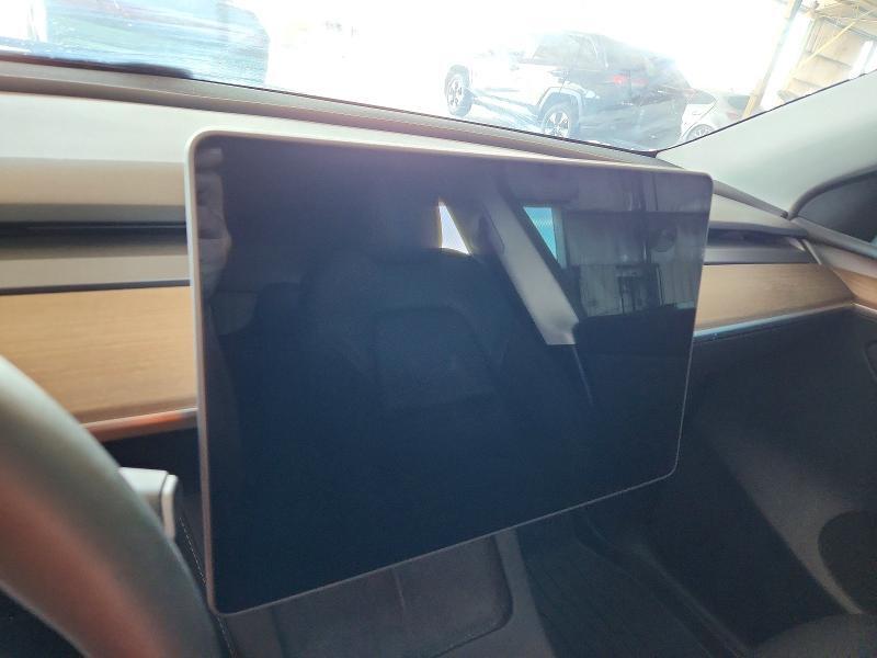 2024 TESLA MODEL Y — Фото 9 из 12