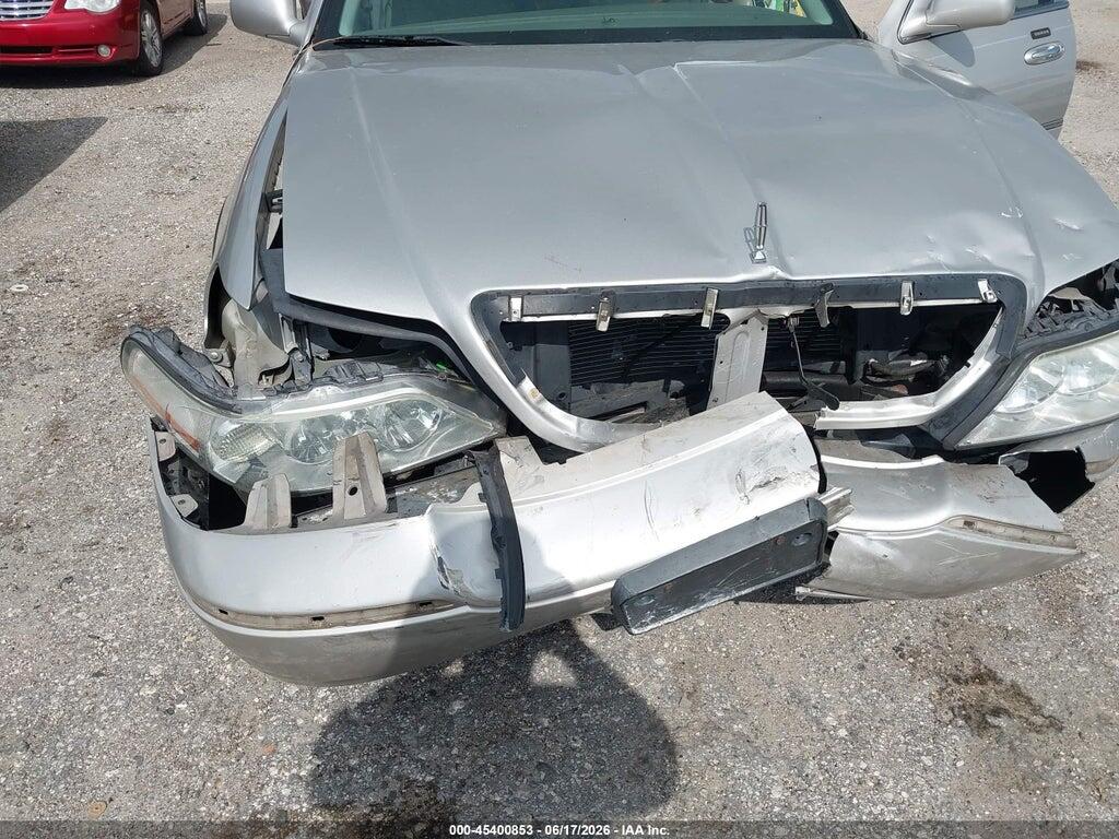 1LNHM83WX3Y658965 2003 LINCOLN TOWN CAR photo no. 12