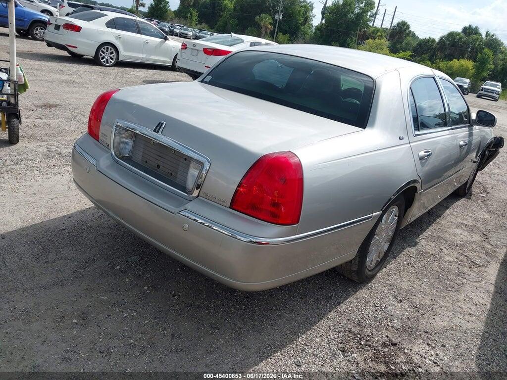 1LNHM83WX3Y658965 2003 LINCOLN TOWN CAR photo no. 4