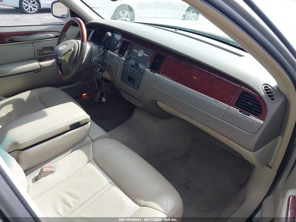 1LNHM83WX3Y658965 2003 LINCOLN TOWN CAR photo no. 5