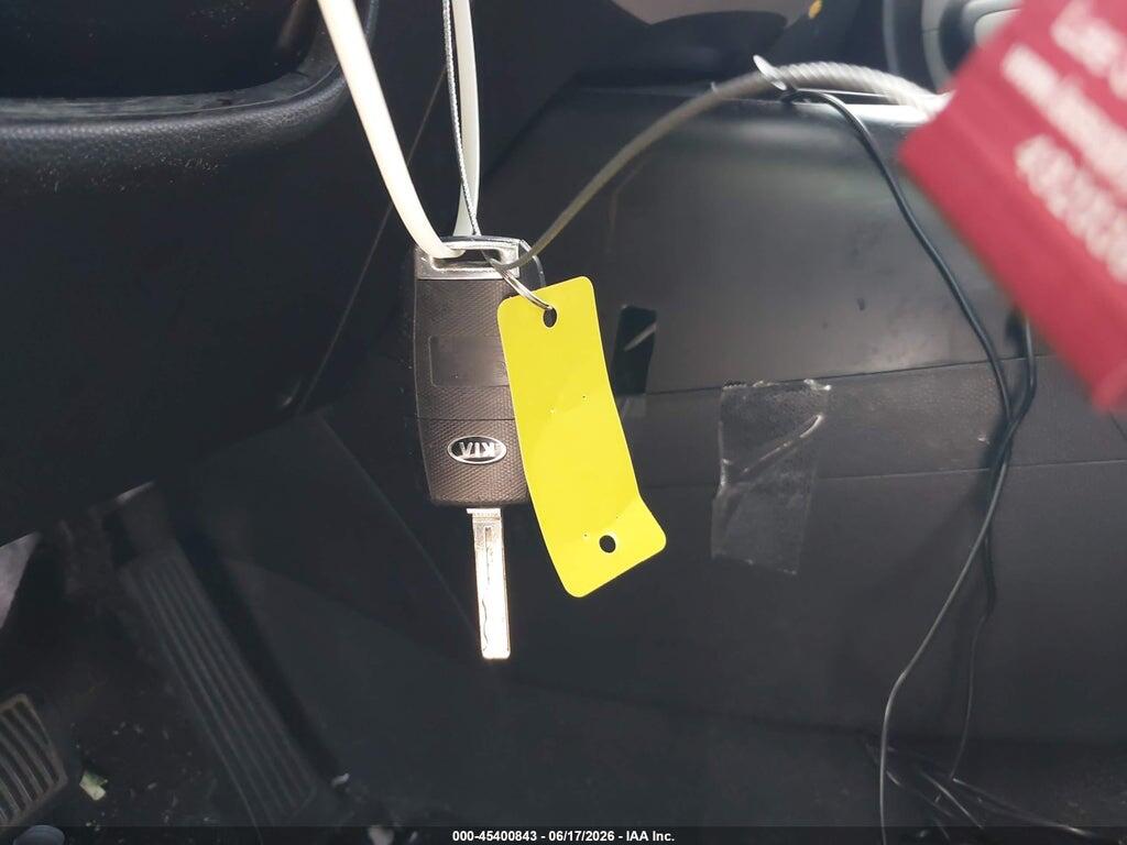 KNDJN2A21J7601461 2018 KIA SOUL photo no. 11