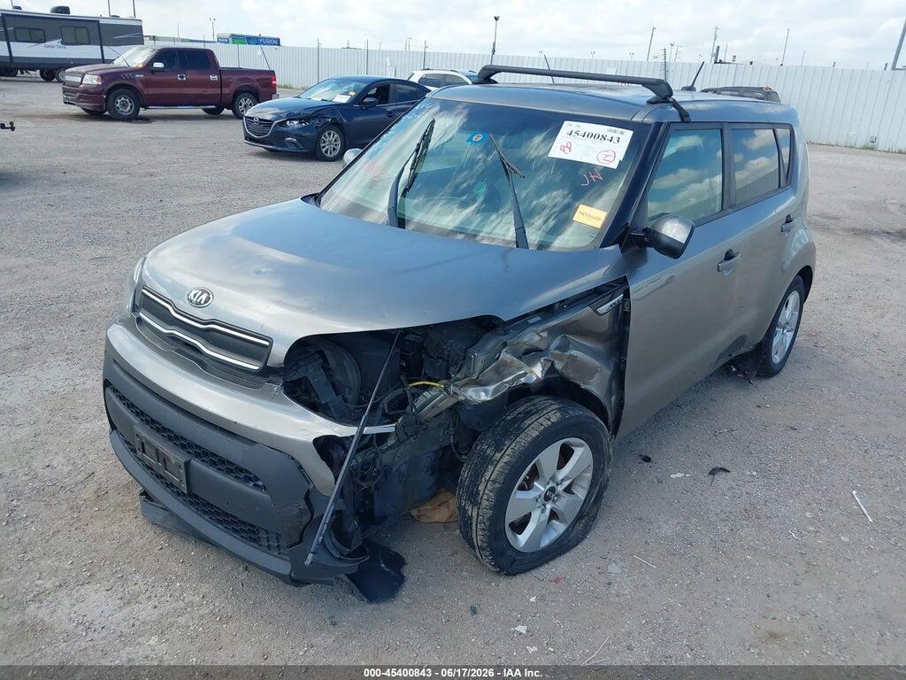 KNDJN2A21J7601461 2018 KIA SOUL photo no. 2