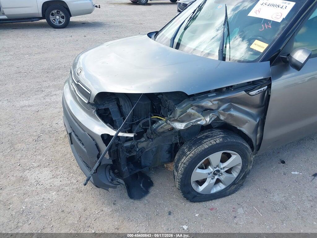 KNDJN2A21J7601461 2018 KIA SOUL photo no. 6