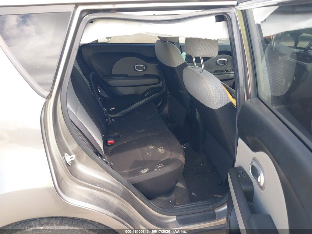 KNDJN2A21J7601461 2018 KIA SOUL photo no. 8