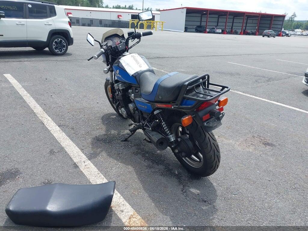 JH2RC2000EM006267 1984 HONDA CB700 photo no. 3