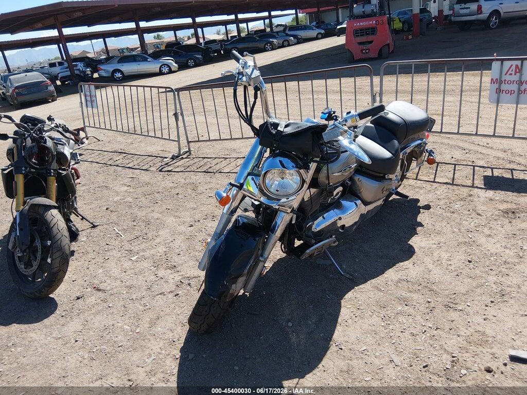 JS1VY52A652105228 2005 SUZUKI C90 photo no. 2