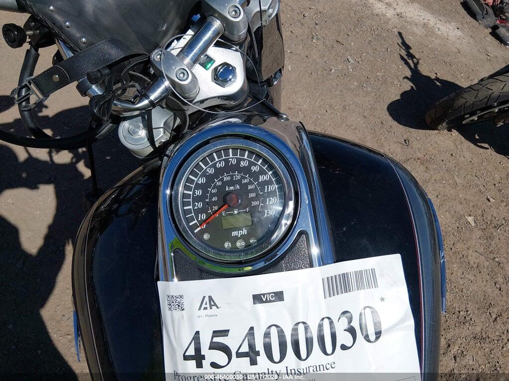 JS1VY52A652105228 2005 SUZUKI C90 photo no. 7