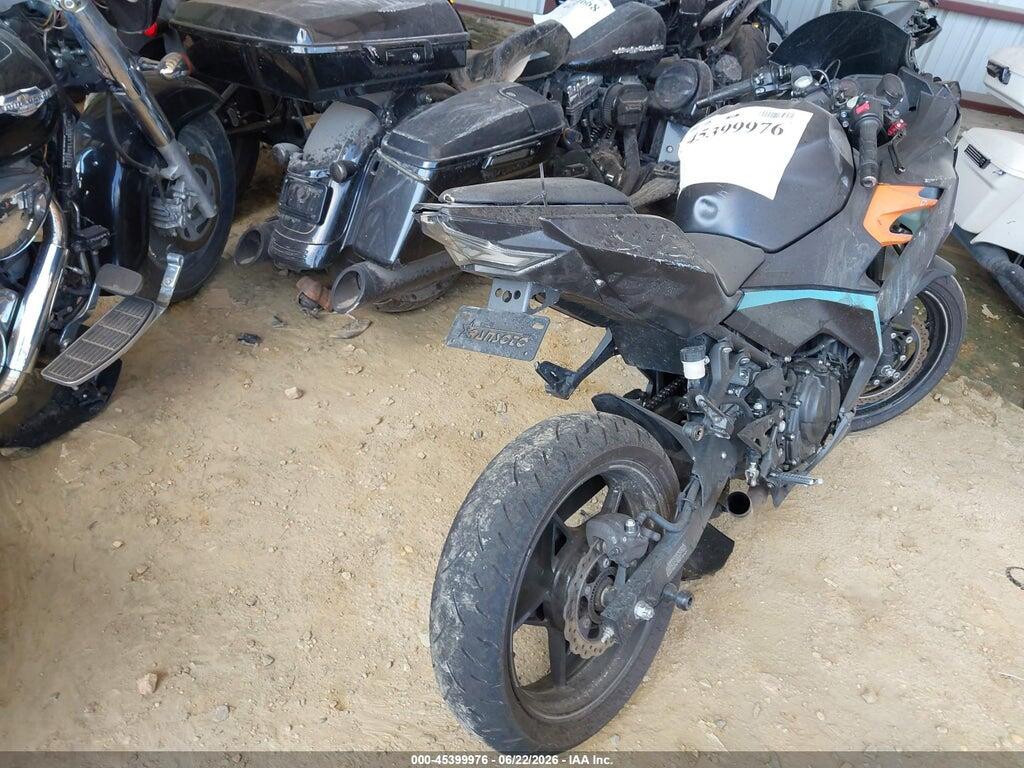 JKAEXKH1XMDAB4005 2021 KAWASAKI EX400 photo no. 3