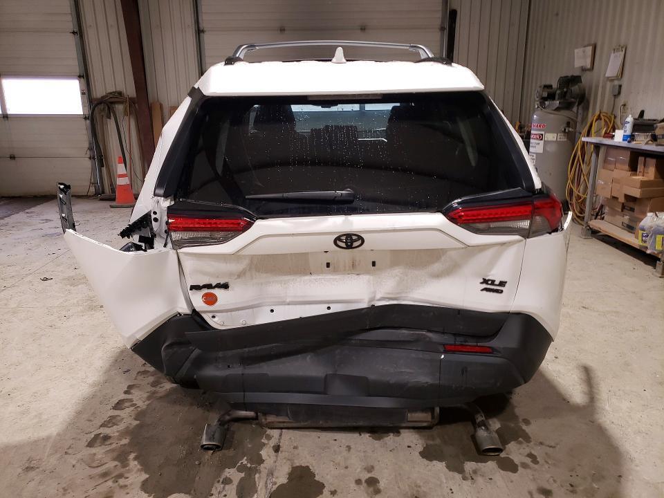 2024 TOYOTA RAV4 XLE — Фото 6 из 13