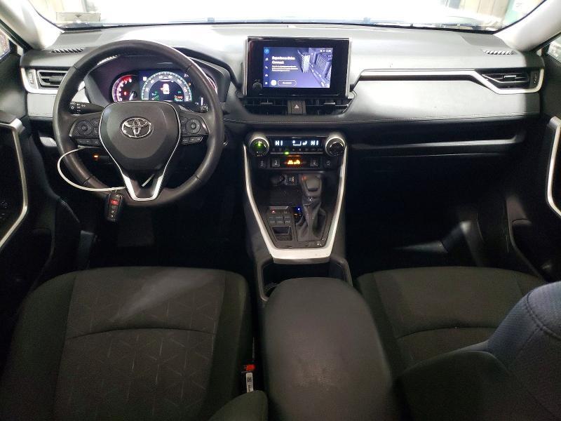 2024 TOYOTA RAV4 XLE — Фото 8 из 13