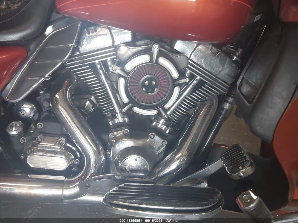 1HD1KHM10BB631613 2011 HARLEY-DAVIDSON FLTRX photo no. 8