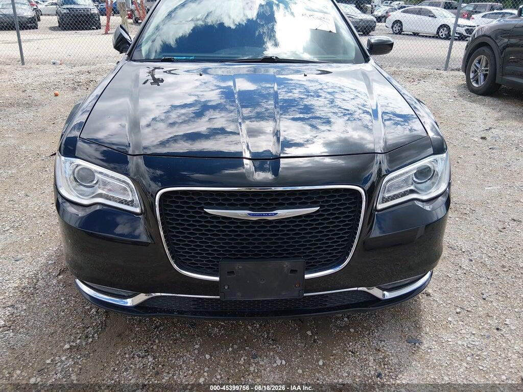 2C3CCAAG3JH281945 2018 CHRYSLER 300 photo no. 12