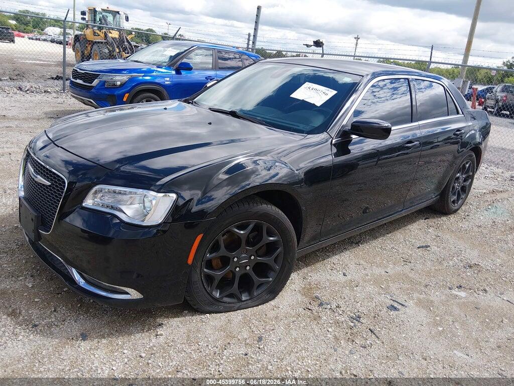 2C3CCAAG3JH281945 2018 CHRYSLER 300 photo no. 2