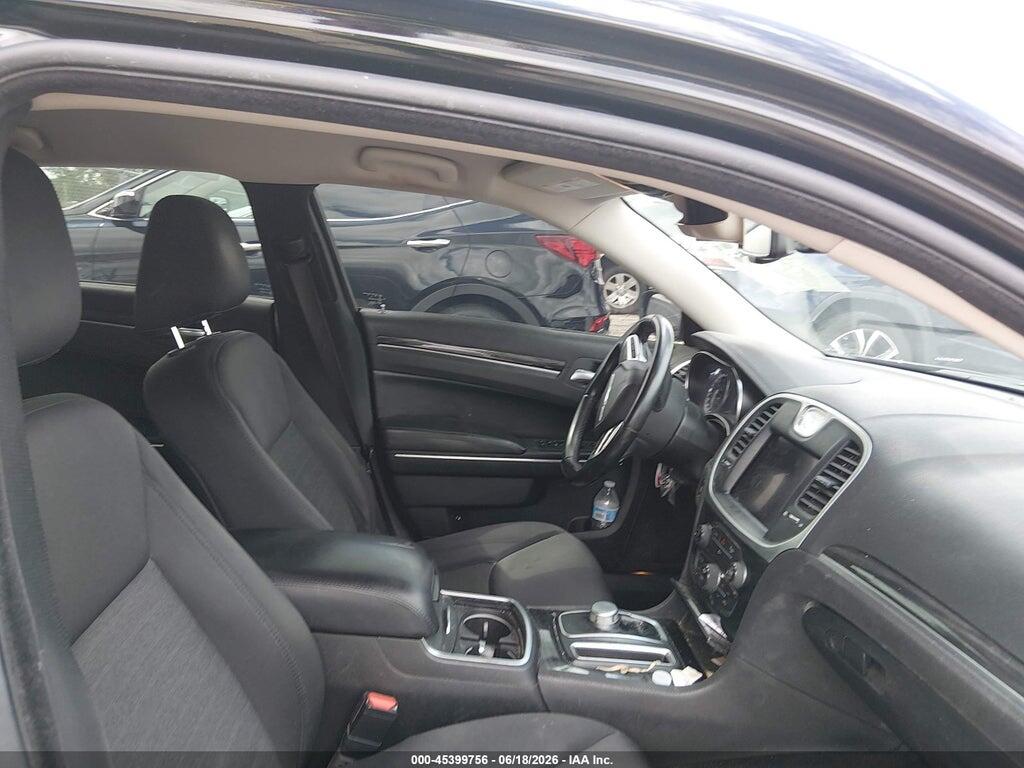 2C3CCAAG3JH281945 2018 CHRYSLER 300 photo no. 5