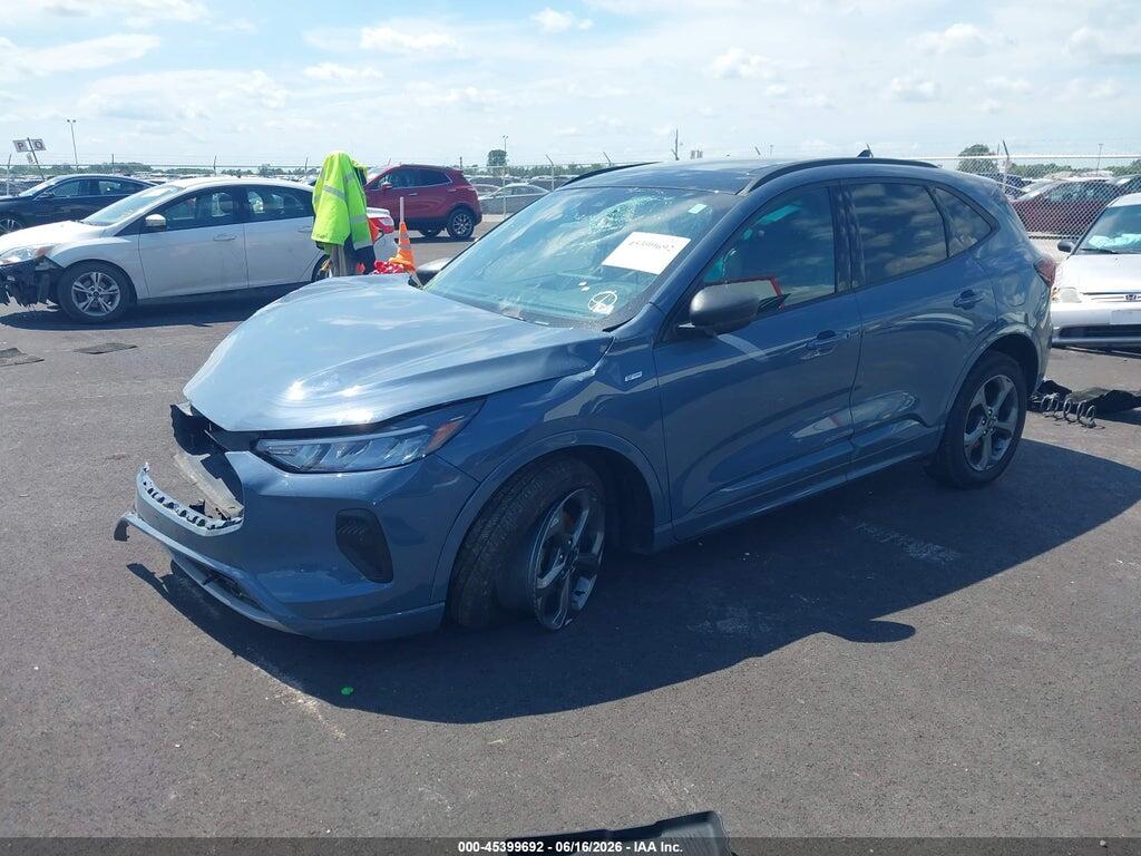 1FMCU9MNXPUB46853 2023 FORD ESCAPE photo no. 2