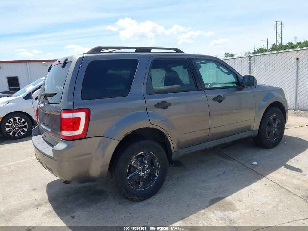 1FMCU9D77AKC29113 2010 FORD ESCAPE photo no. 4