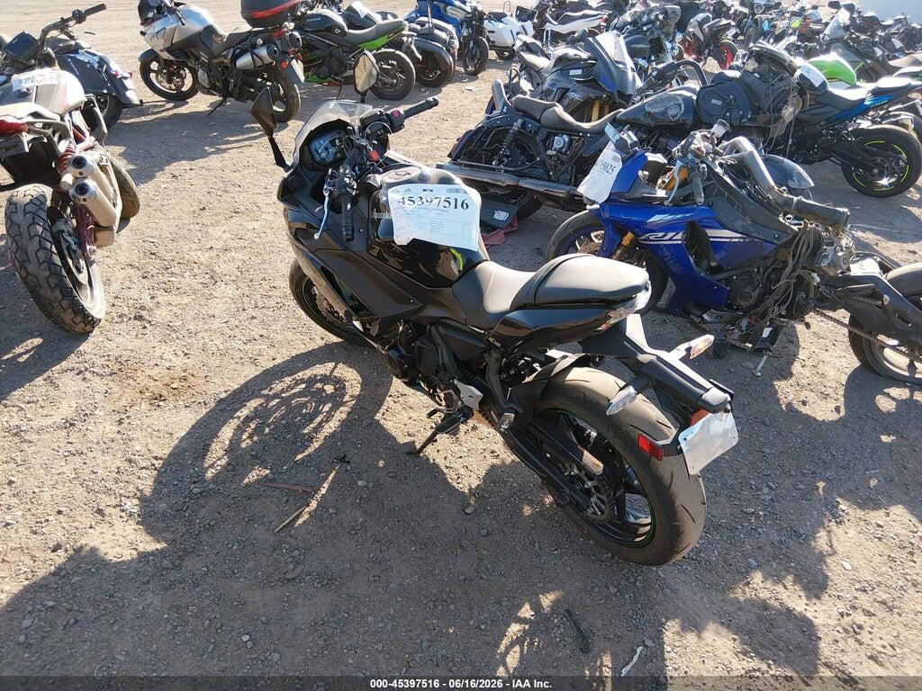 ML5EXER18SDAG3488 2025 KAWASAKI EX650 photo no. 3