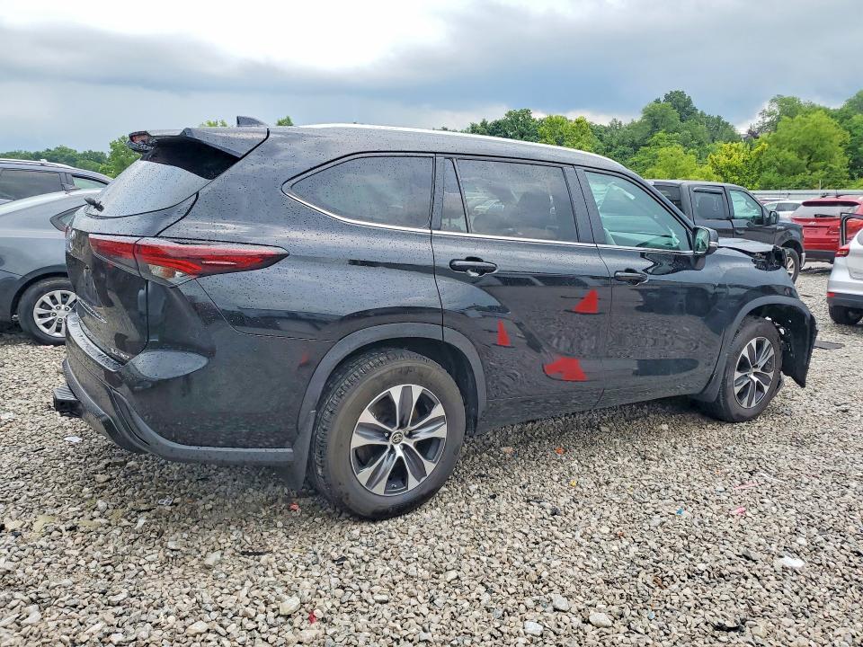 2024 TOYOTA HIGHLANDER XLE — Фото 3 из 13