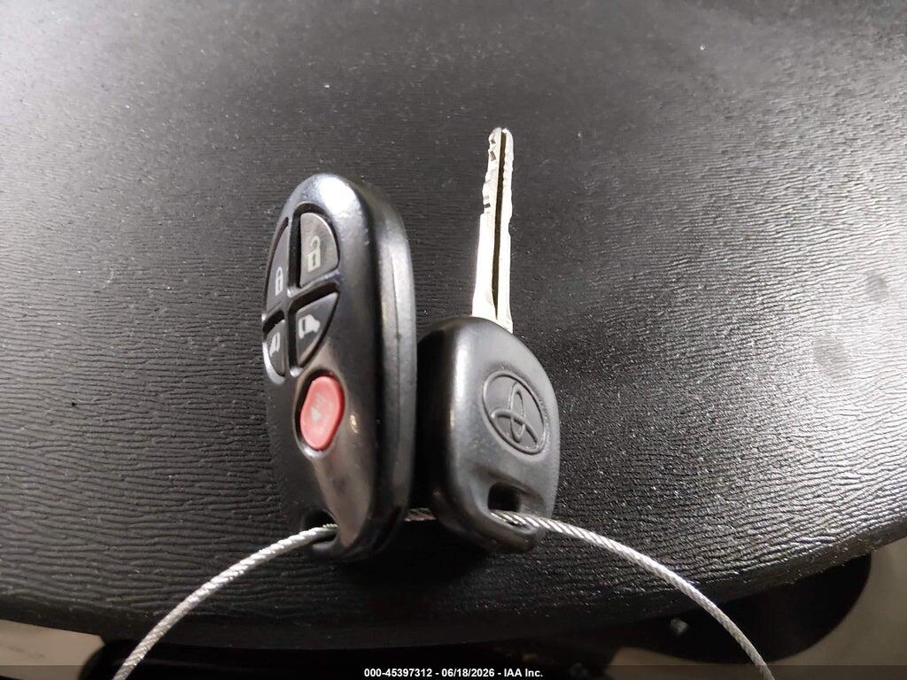 5TDKK3DC5BS057299 2011 TOYOTA SIENNA photo no. 11