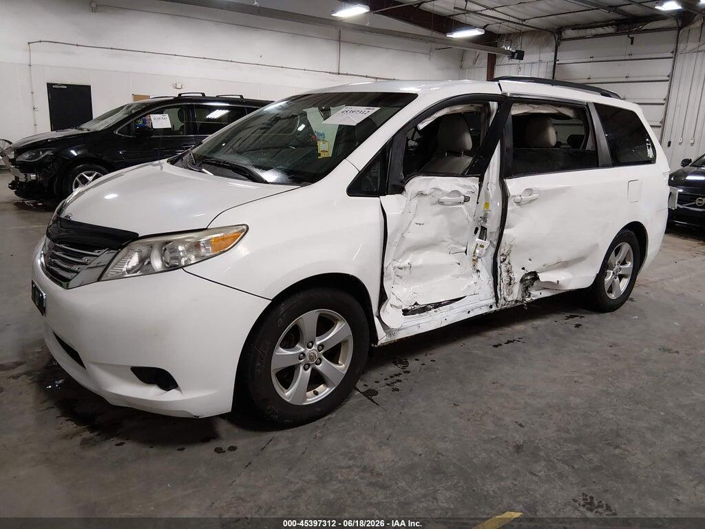 5TDKK3DC5BS057299 2011 TOYOTA SIENNA photo no. 2