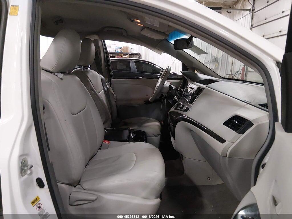 5TDKK3DC5BS057299 2011 TOYOTA SIENNA photo no. 5